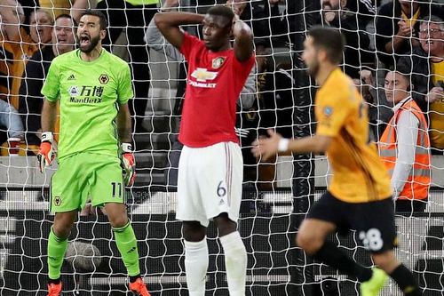 Pogba sút hỏng 11m, MU đánh rơi chiến thắng