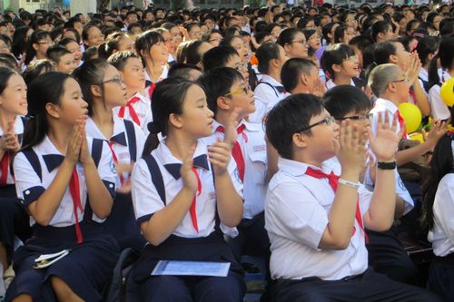 Sáng 19/8, khoảng 1,4 triệu học sinh TP Hồ Chí Minh tựu trường