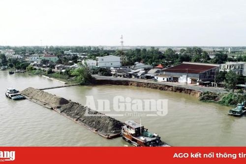 Đoạn sạt lở QL.91 qua xã Bình Mỹ tiếp tục xuất hiện vết nứt