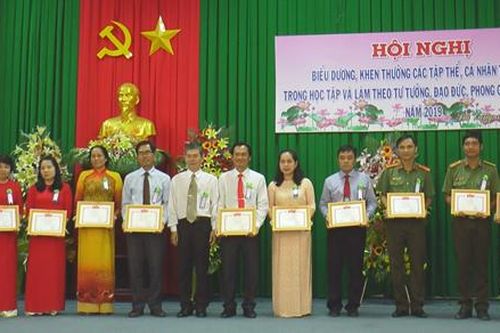 Chú trọng công tác xây dựng Đảng bộ trong sạch vững mạnh