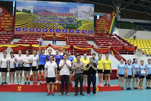 Bế mạc Giải bóng chuyền hơi kỷ niệm 50 năm thực hiện Di chúc của Chủ tịch Hồ Chí Minh