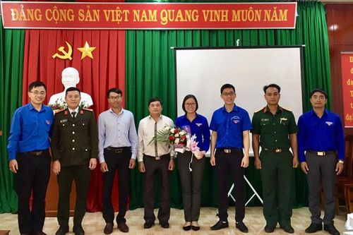 Di Linh ra mắt Câu lạc bộ 'Lý luận trẻ'