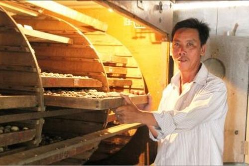 Kinh tế Nông nghiệp - Nông thôn Thu nhập khá nhờ chăn nuôi tổng hợp