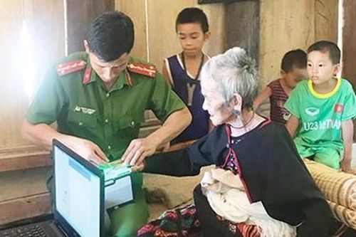 Gần dân, trọng dân để được dân tin, dân yêu