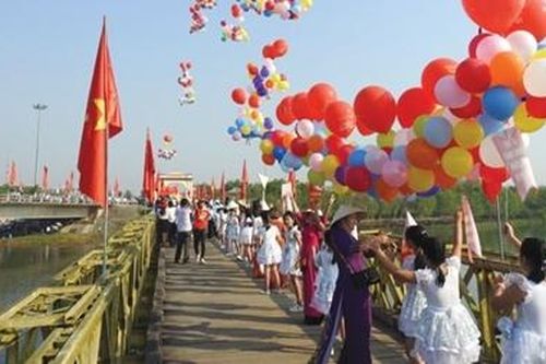 Nhớ câu hò trên bến Hiền Lương