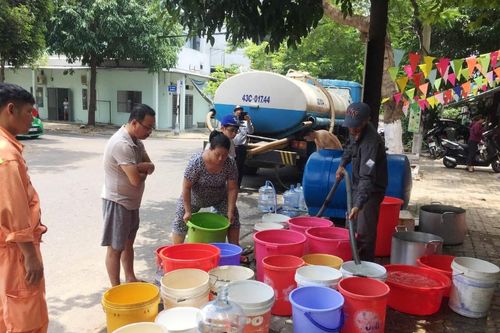 Đà Nẵng 'khát nước' sinh hoạt do nguồn cung bị nhiễm mặn