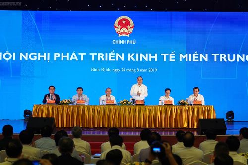 Thủ tướng chủ trì Hội nghị phát triển kinh tế miền Trung