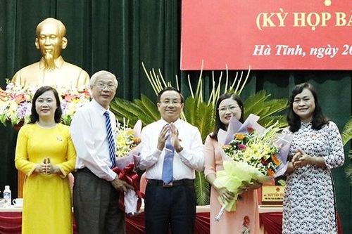 Kiện toàn nhân sự 6 địa phương