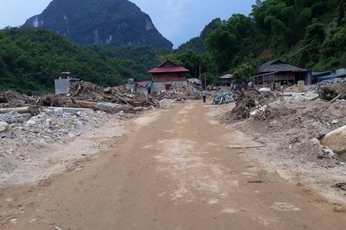 Cả nước có 100.000 hộ dân nằm trong vùng nguy cơ sạt lở