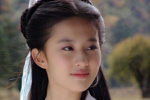 Tiểu Long Nữ qua các phiên bản: Ngày càng tiến hóa về độ... 'đơ' và xấu