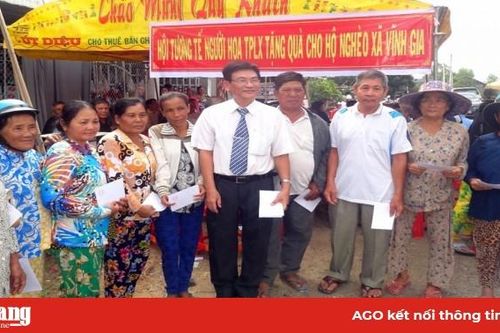Tấm lòng với bà con nghèo