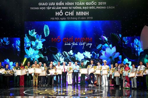 Hồ Chí Minh - Hành trình khát vọng