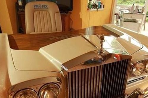 Độc đáo những chiếc bàn làm việc có thiết kế như.. mui xe