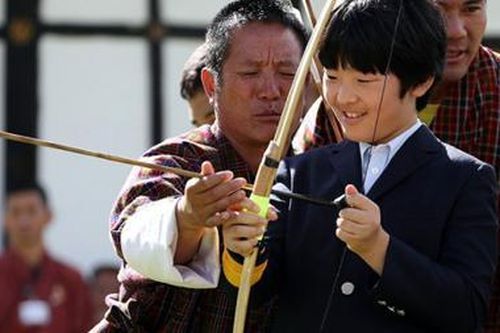 Khí chất ngút ngàn của 'tiểu hoàng tử' Nhật Bản trong chuyến đi đến Bhutan