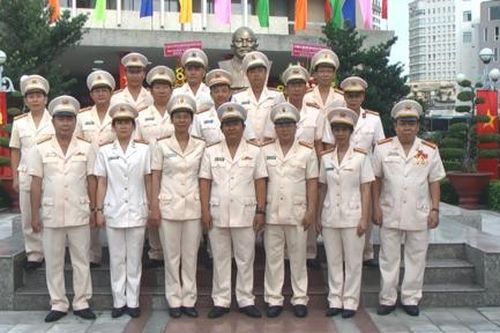 Công an TP.HCM dâng hương tưởng niệm Chủ tịch Tôn Đức Thắng