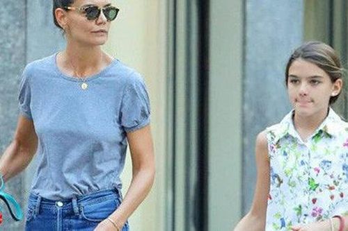Katie Holmes đi chơi với con gái sau chia tay bạn trai