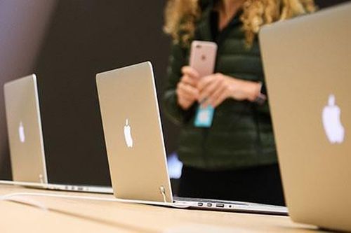 Cục Hàng không cấm khách mang một số dòng Macbook Pro lên máy bay