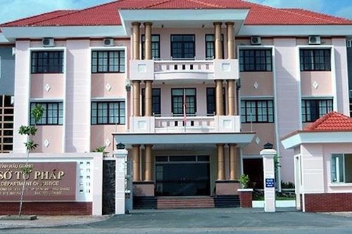 Phó giám đốc Sở Tư pháp bị kỷ luật vì không nhận quyết định điều động