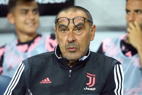 Vì hút thuốc, bệnh tình của Maurizio Sarri ngày càng nặng
