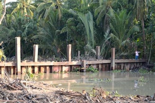 Đề xuất xây đập tạm ngăn mặn trên sông Cầu Đỏ