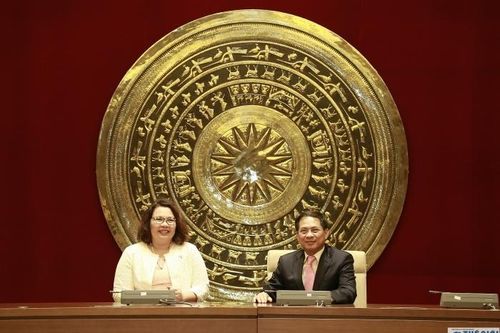 Thứ trưởng Thường trực Bộ Ngoại giao Bùi Thanh Sơn tiếp Thượng nghị sỹ Mỹ Tammy Duckworth