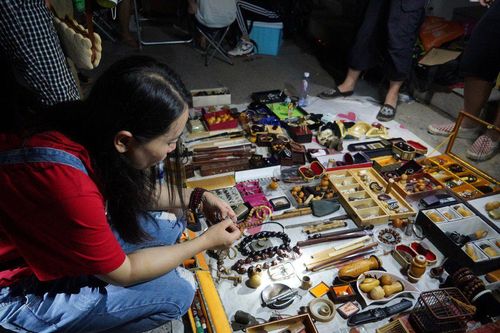 Có gì ở 'chợ ma' giữa lòng Trung Quốc?