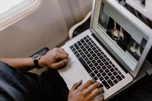 Cục Hàng không cấm một số máy Macbook Pro 15 inch trên các chuyến bay