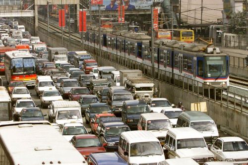 Trường học và ngân hàng mở cửa suốt đêm: Giải pháp chống tắc đường ở Manila?