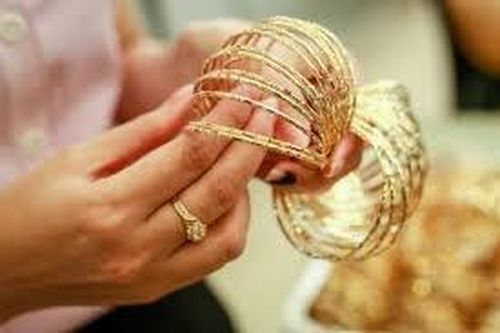 Giá vàng hôm nay 21/8: Vàng 9999, vàng SJC nhảy qua ngưỡng 42 triệu đồng/lượng