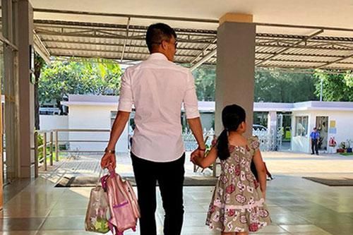 Thủy Tiên than thở 'kiếp đẻ thuê' nhưng lại bật mí hành động không ngờ của con gái dù chỉ mới 6 tuổi