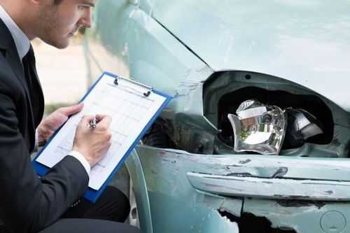Con mồi ưa thích của bọn lừa bán bảo hiểm giả là ai?