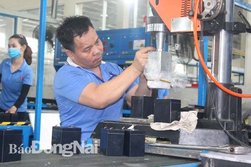 Ưu tiên vốn vay cho lĩnh vực xuất nhập khẩu