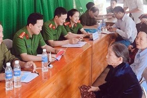 Ứng dụng công nghệ vào công tác cấp thẻ căn cước công dân lưu động