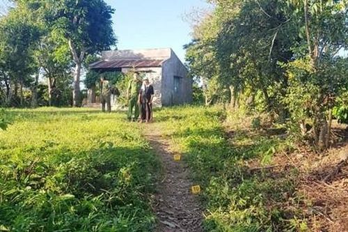 Đánh chết người tình vì không chịu... rửa chân