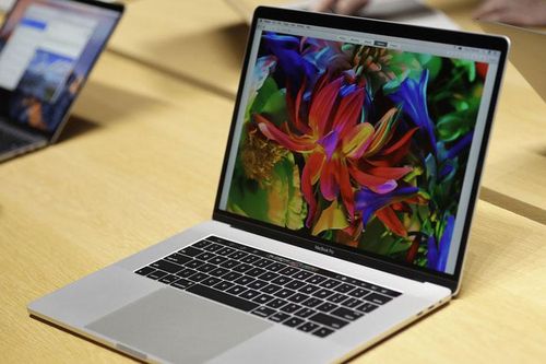 Việt Nam cấm mang máy tính Macbook Pro 15 inch đời cũ lỗi pin lên máy bay