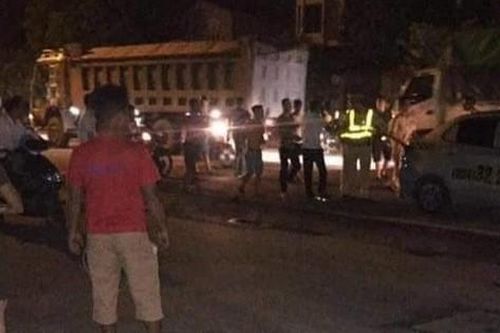 Hà Nội: 3 nam thanh niên tấn công CSGT vì bị đo nồng độ cồn