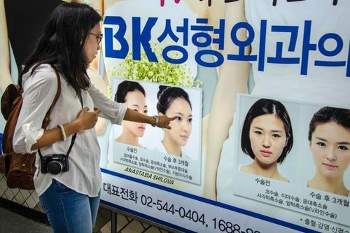 Giới trẻ Hàn 'dao kéo' và cách học sinh các nước bắt đầu đời sinh viên
