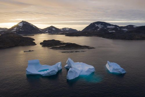 Greenland bốc hơi 440 tỷ tấn băng, cái kết của hành tinh đến gần?