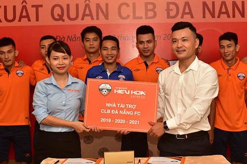 Quả bóng vàng Việt Nam đón niềm vui lớn