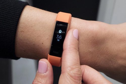 Fitbit sẽ cung cấp 'miễn phí' vòng thông minh cho người dân Singapore
