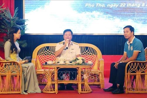 Tọa đàm về biển đảo quê hương và Triển lãm ảnh 'Cuộc sống nơi đầu sóng'