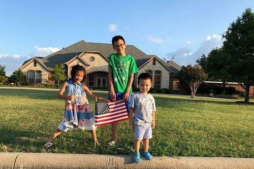 Tiết lộ bất ngờ về hai căn biệt thự đắt đỏ trên đất Mỹ của ca sĩ Hồng Ngọc 'Mắt nai cha cha cha'