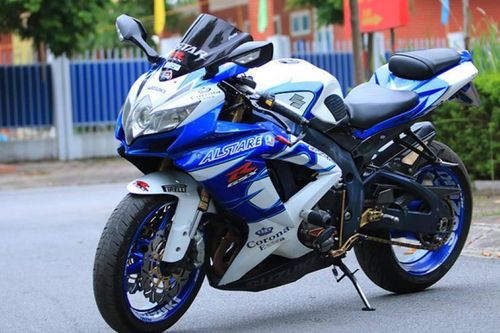 Soi chi tiết 'huyền thoại' Suzuki GSX-R600 độc nhất tại Hà Nội