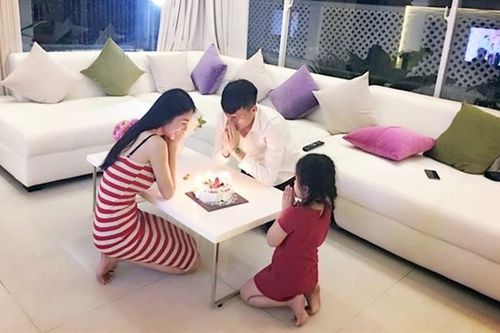 Những hình ảnh hiếm hoi và chuyện đặc biệt về bé Bánh Gạo của Công Vinh - Thủy Tiên