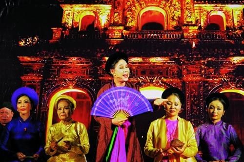 Đưa ca Huế vào trường học