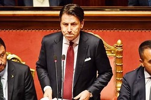 Thủ tướng đệ đơn từ chức, chính trường Italy rơi vào khủng hoảng