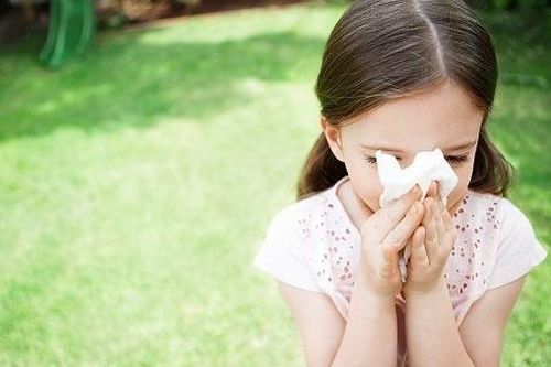 Những bệnh dễ mắc ở trẻ cha mẹ cần lưu ý khi thời tiết chuyển từ hè sang thu