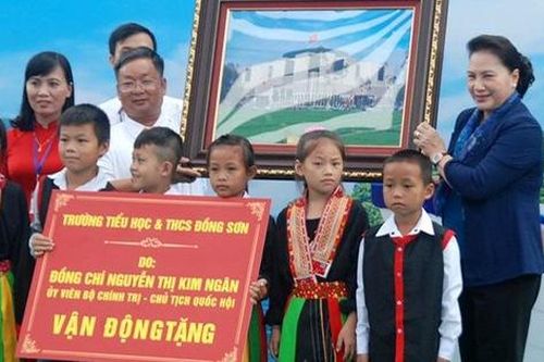 Chủ tịch Quốc Hội vận động tài trợ xây dựng trường học tại tỉnh Quảng Ninh