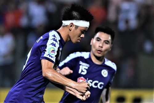 Sự trở lại của Văn Quyết giúp CLB Hà Nội bay cao