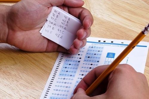 Truy tố 5 bị can, đề nghị xử lý 210 phụ huynh vụ bê bối thi cử